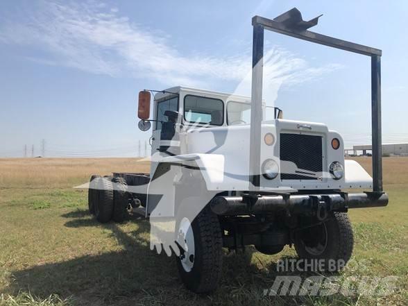 Diamond T M13 Kamioni-šasije