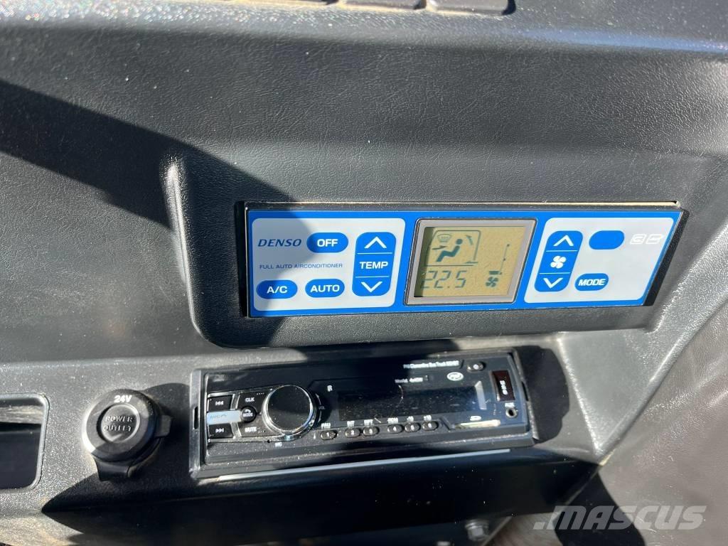 Takeuchi TB 295 W Bageri točkaši