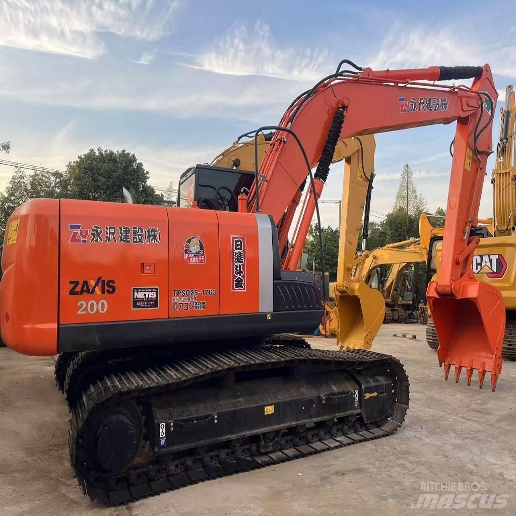 Hitachi zx200 Bageri guseničari