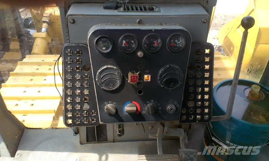 CAT D 6 G LGP II Buldožeri guseničari