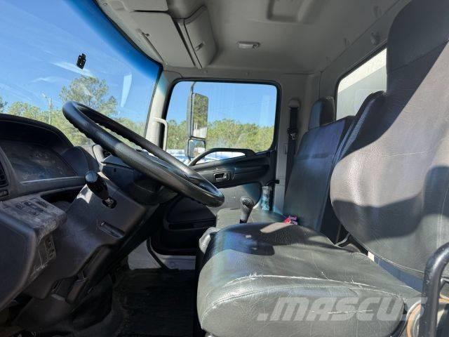 Hino 268 Kamioni za prevoz pića