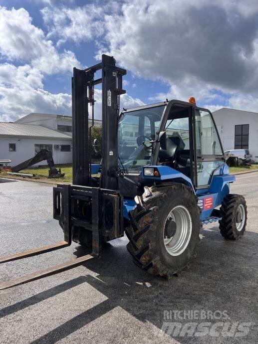 Manitou MC30-4W Vanterenski viljuškar