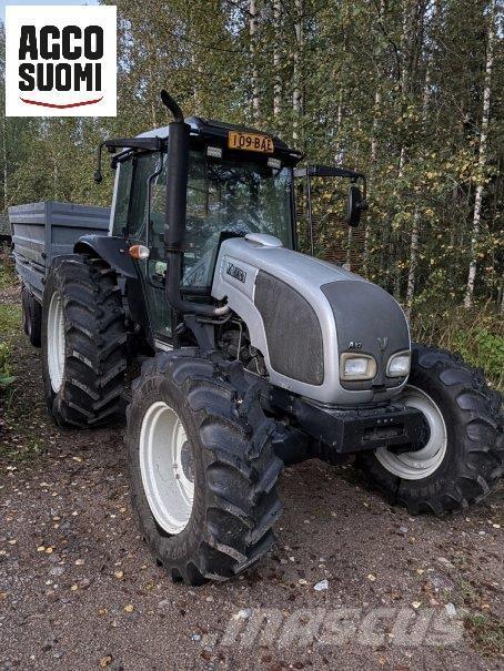 Valtra A82 Traktori