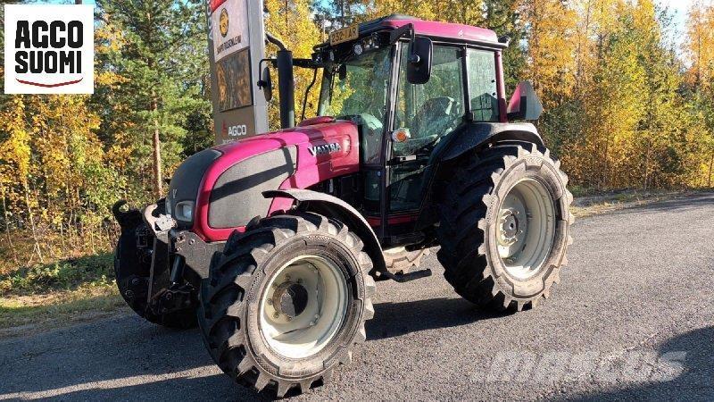 Valtra A92 Traktori