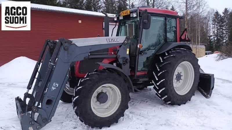 Valtra A92 Traktori