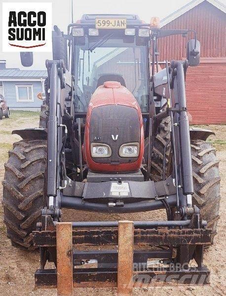 Valtra A93 H Traktori