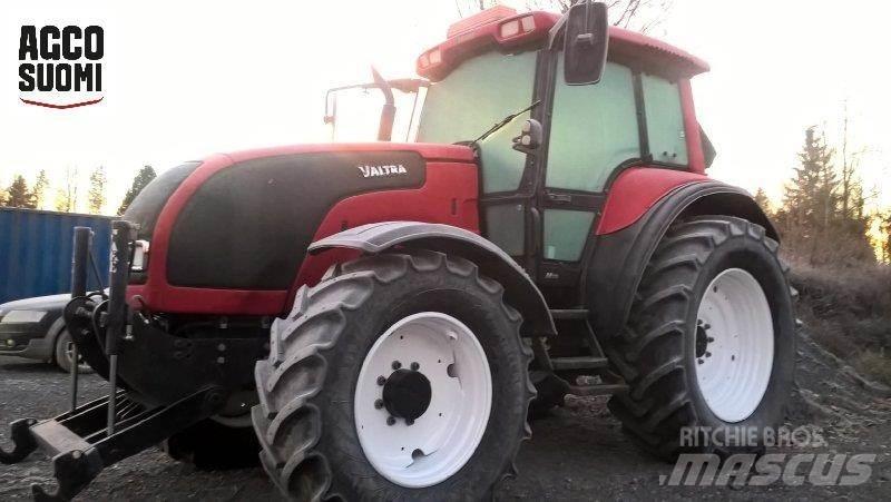 Valtra M130 Traktori