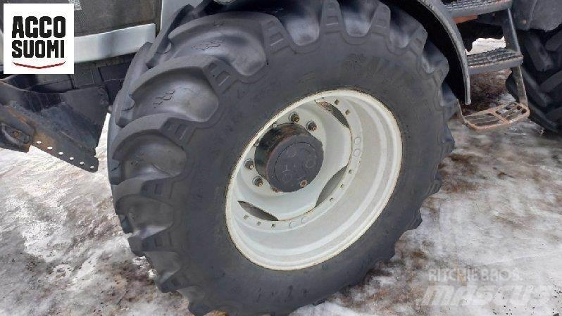 Valtra M150 Traktori