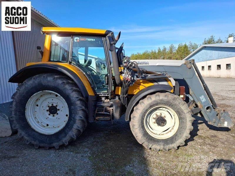 Valtra N122D Traktori