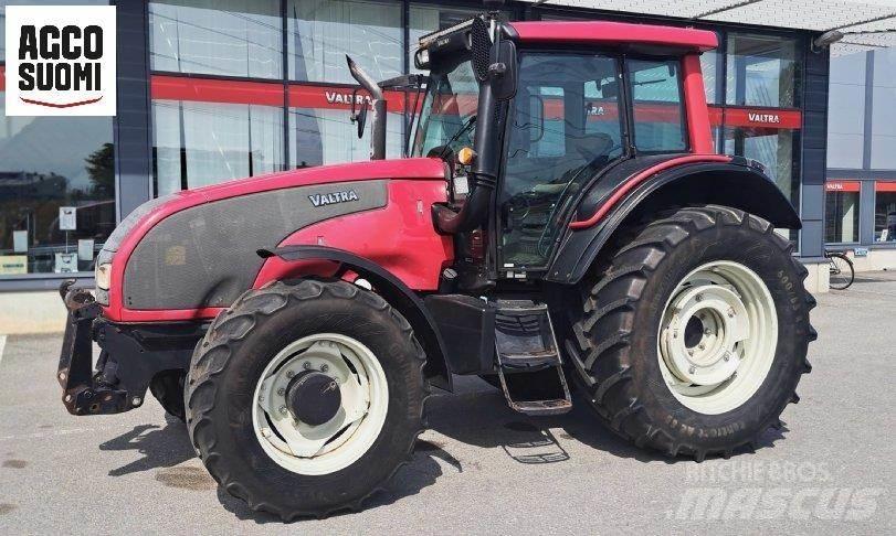 Valtra T151 A Traktori