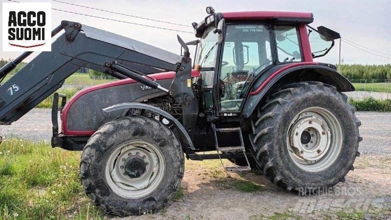 Valtra T151 H Traktori