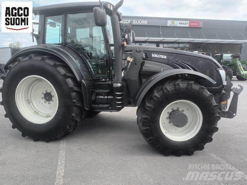 Valtra T213 VERSU Traktori