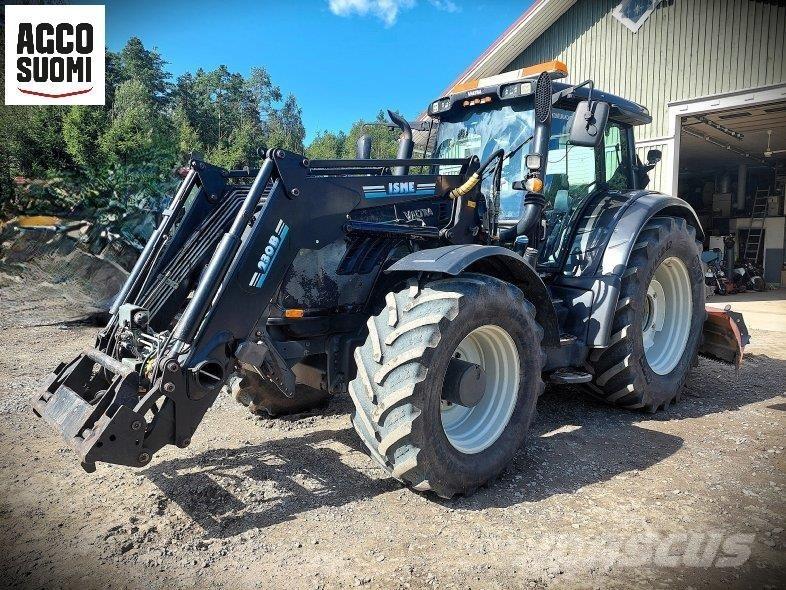 Valtra T213 VERSU Traktori