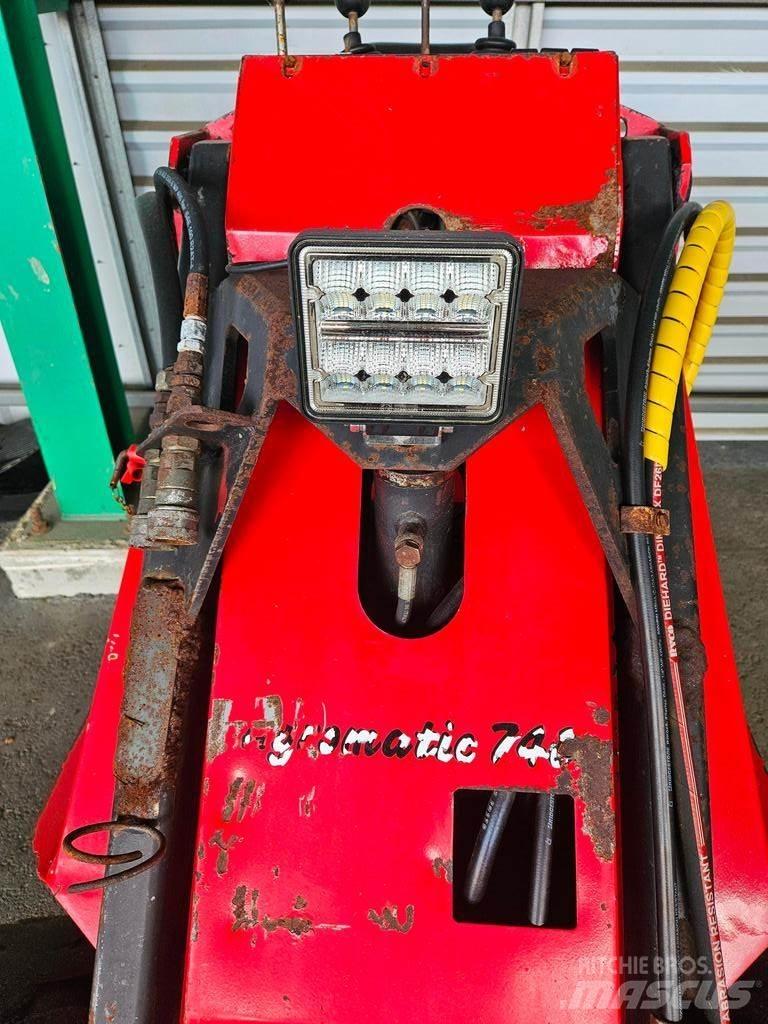 Agromatic  Višenamenski utovarivači