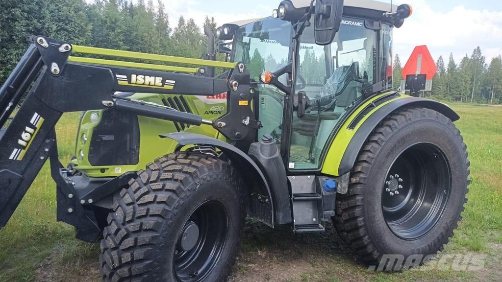 CLAAS 420 Traktori