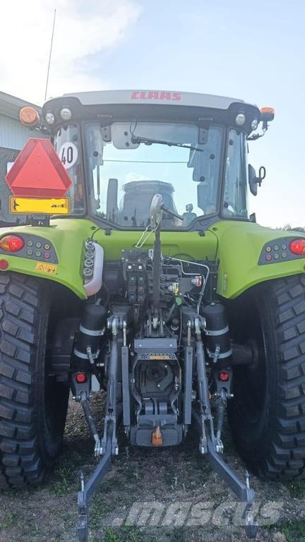 CLAAS 420 Traktori