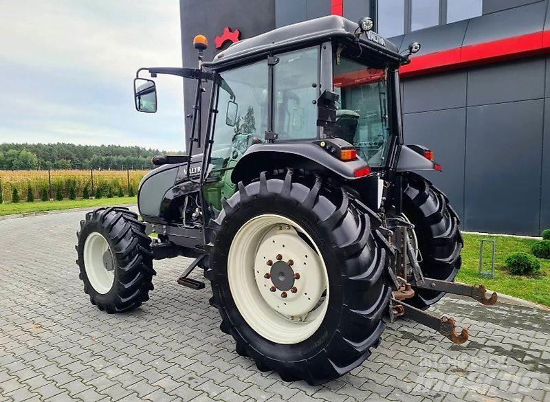 Valtra A93 Traktori