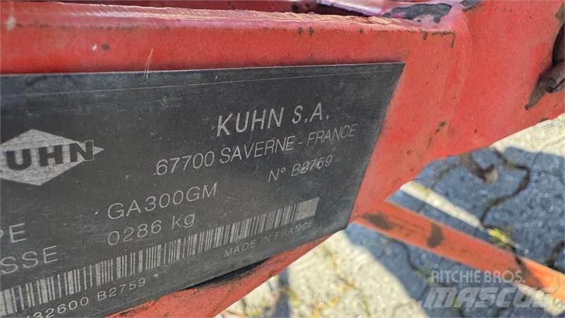 Kuhn GA300GM Okretači i sakupljači sena