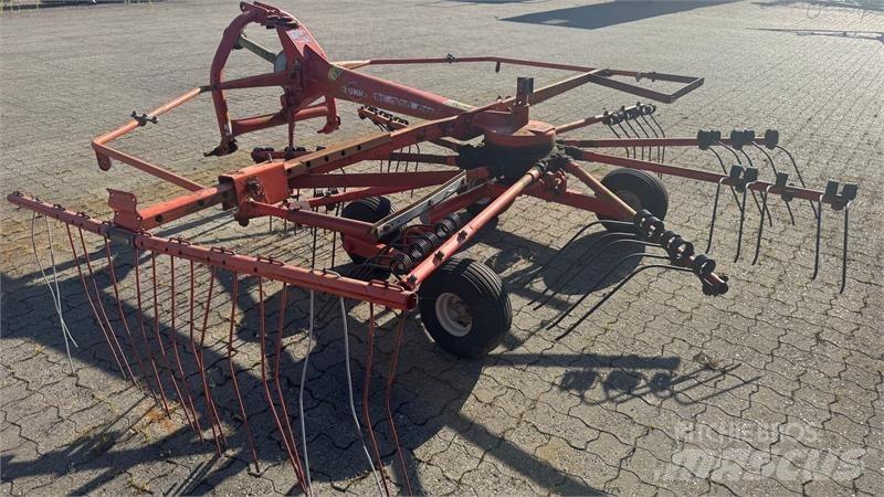 Kuhn GA300GM Okretači i sakupljači sena