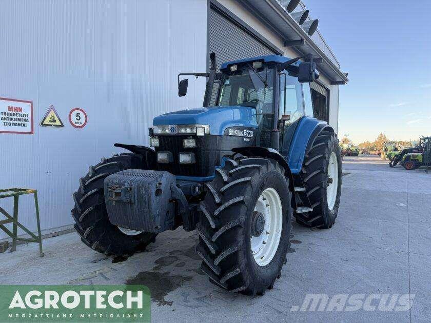 New Holland 8770 Traktori