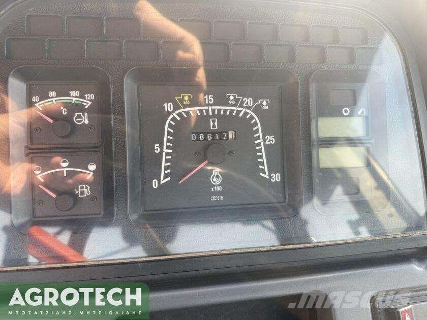 New Holland TS 100 Traktori