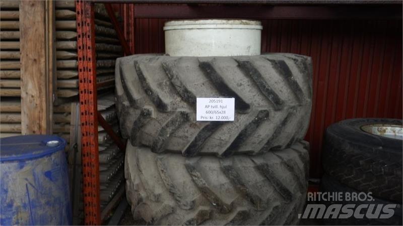 AP 600/65R28 Gume, točkovi i felne