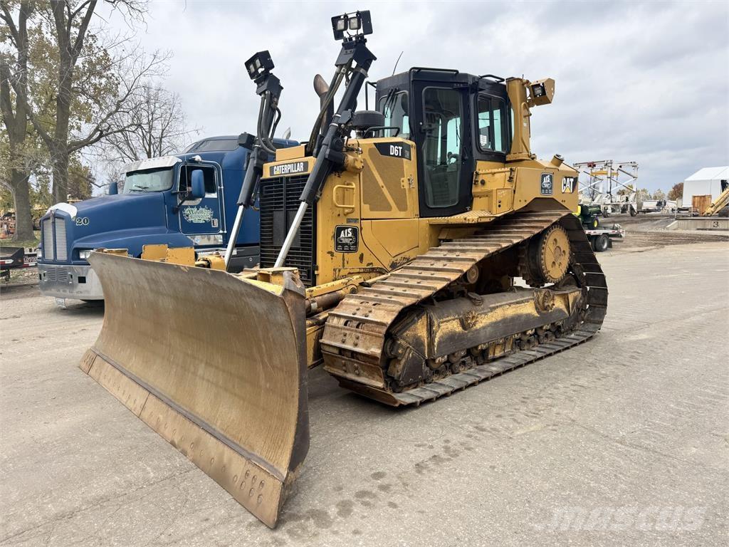 CAT D6T Buldožeri guseničari