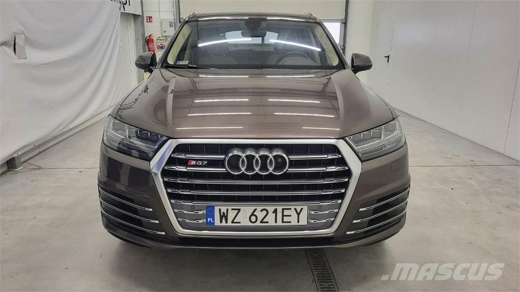 Audi SQ7 Automobili