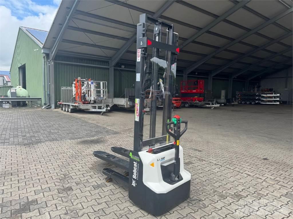 Bobcat LSM12N-7 i Ručni električni viljuškar