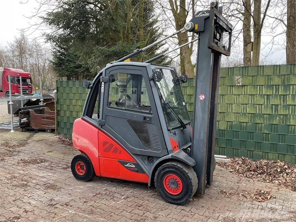 Linde H 30 D 02 EVO Dizelski viljuškari