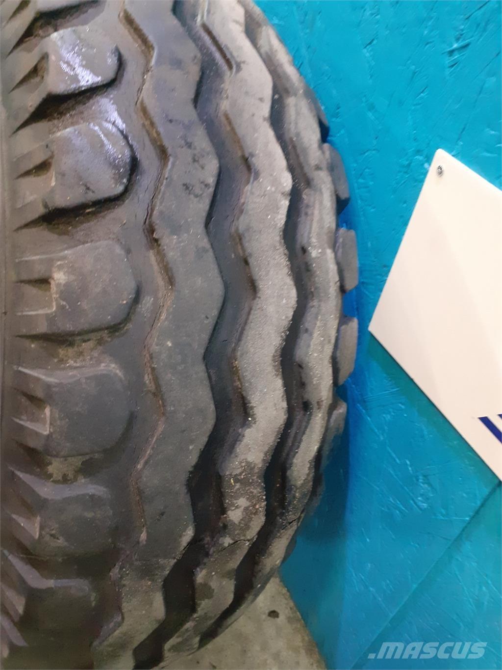  15 11.5/80-15 Gume, točkovi i felne