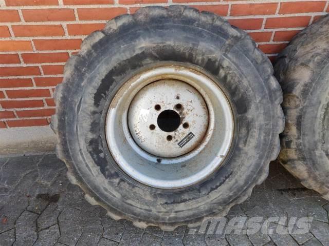  18 365/70R18 Gume, točkovi i felne
