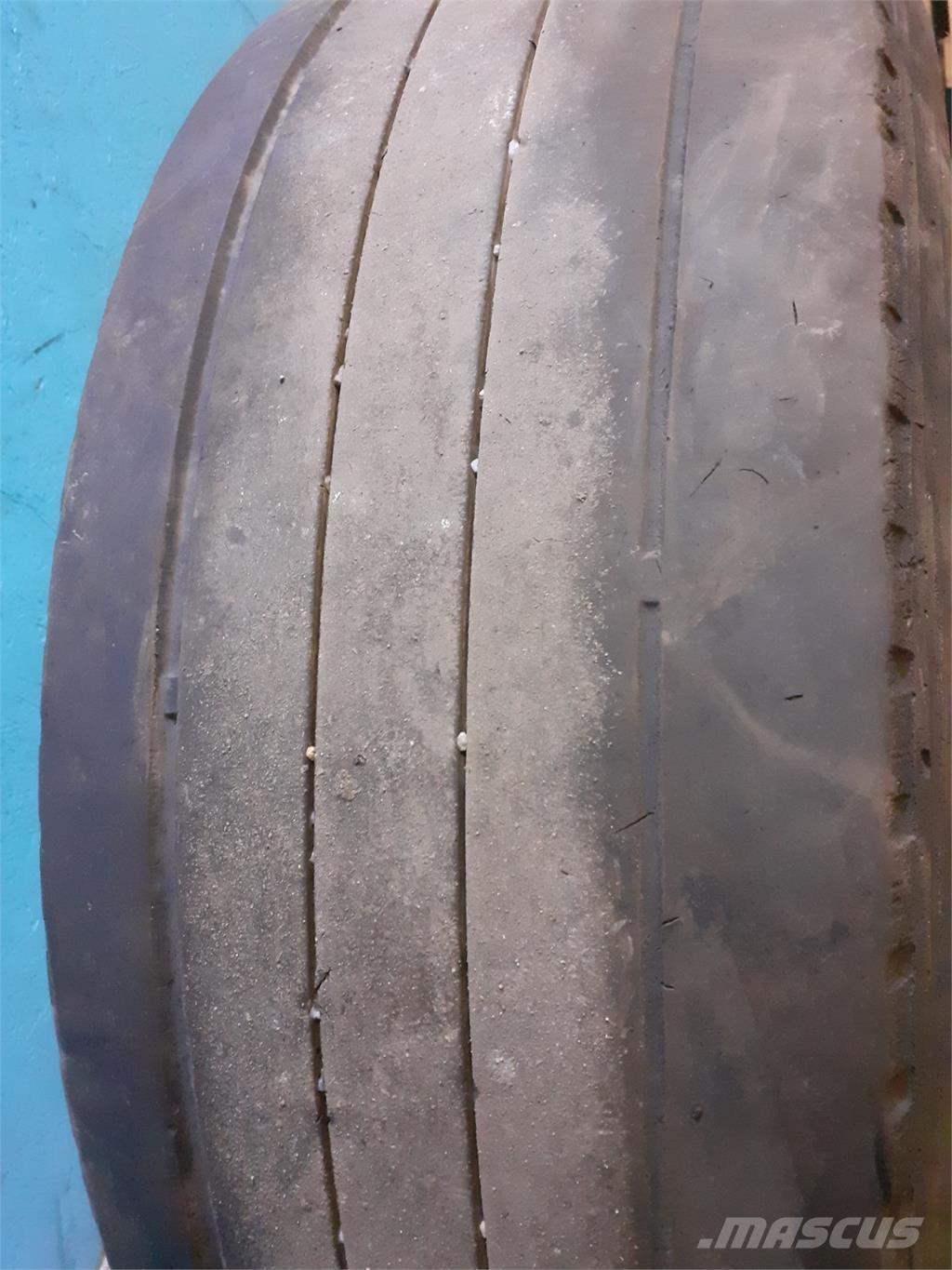  19.5 285/70R19.5 Gume, točkovi i felne