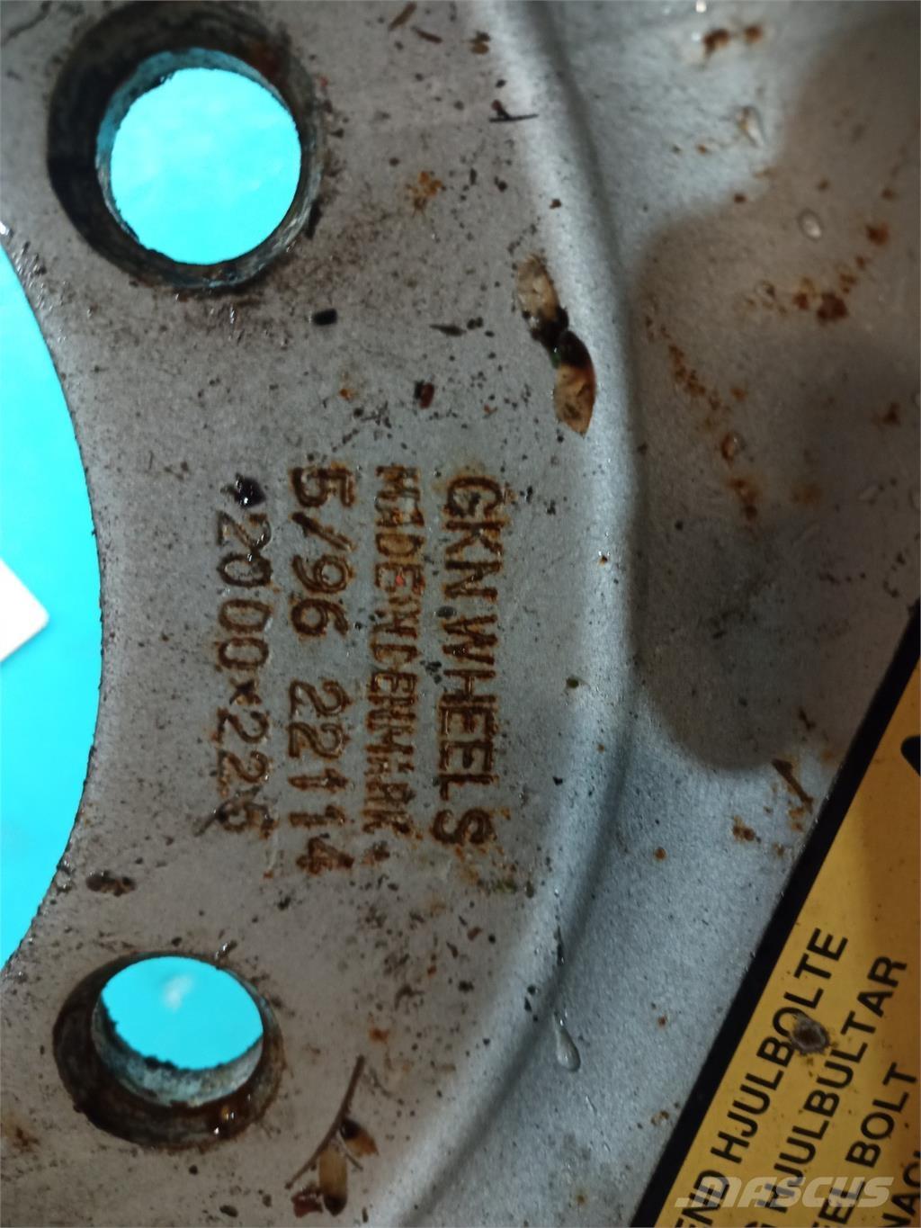  22.5 600/50-22.5 Gume, točkovi i felne