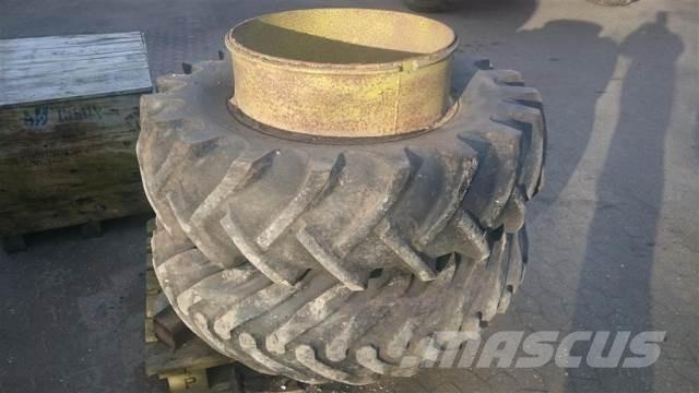  28 14.9/13-28 Gume, točkovi i felne