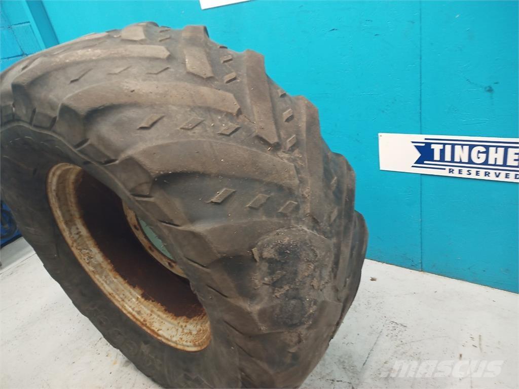  28 540/65R28 Gume, točkovi i felne