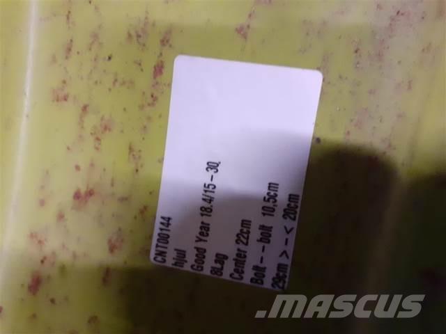  30 18.4/15-30 Gume, točkovi i felne
