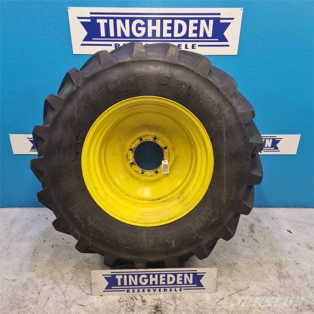  30 540/65 R30 Gume, točkovi i felne