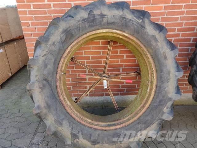  38 16.9R38 Gume, točkovi i felne