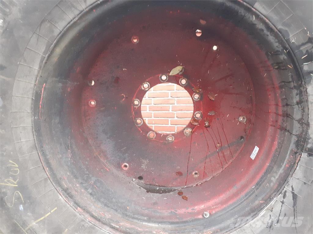  38 750/65R38 Gume, točkovi i felne