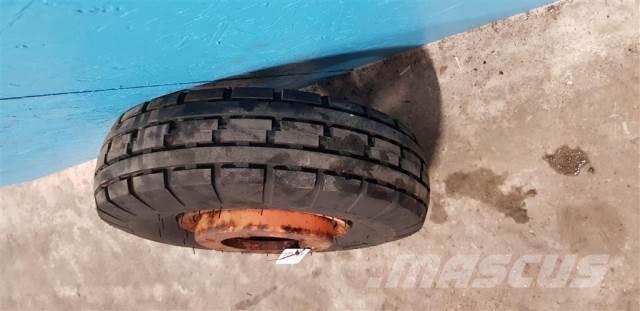  9 7.00-9 Gume, točkovi i felne
