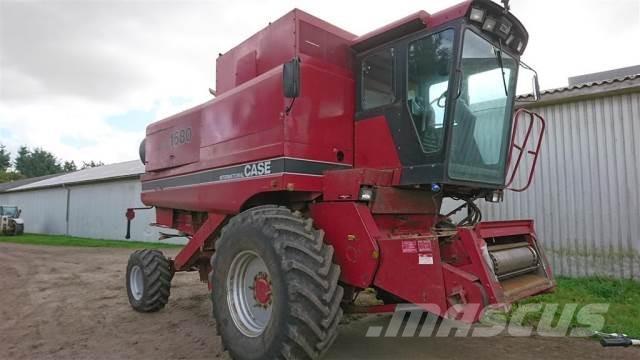 CASE 1680 Kombajni