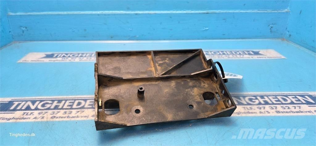 CASE 844XL Kabine i unutrašnjost