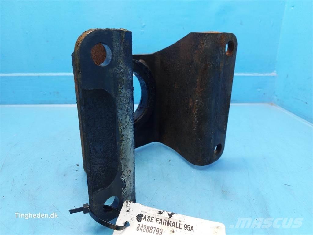 CASE Farmall 95A Kabine i unutrašnjost