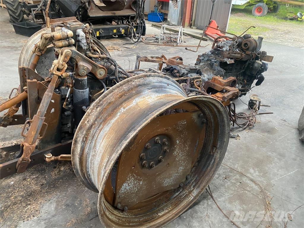 CASE Maxxum 115 Traktori