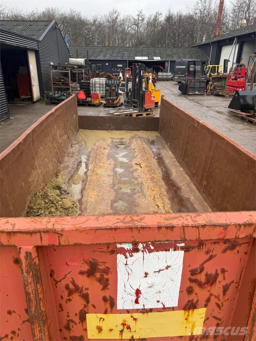  Container Kontejneri