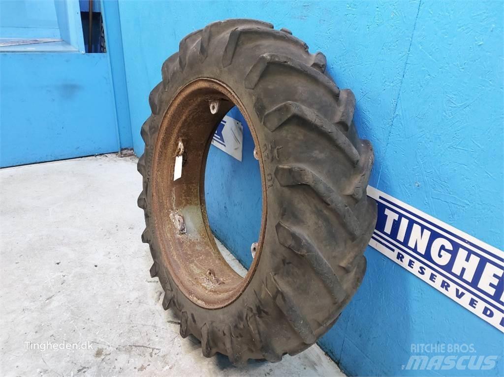 Dunlop 28 10-28 Gume, točkovi i felne