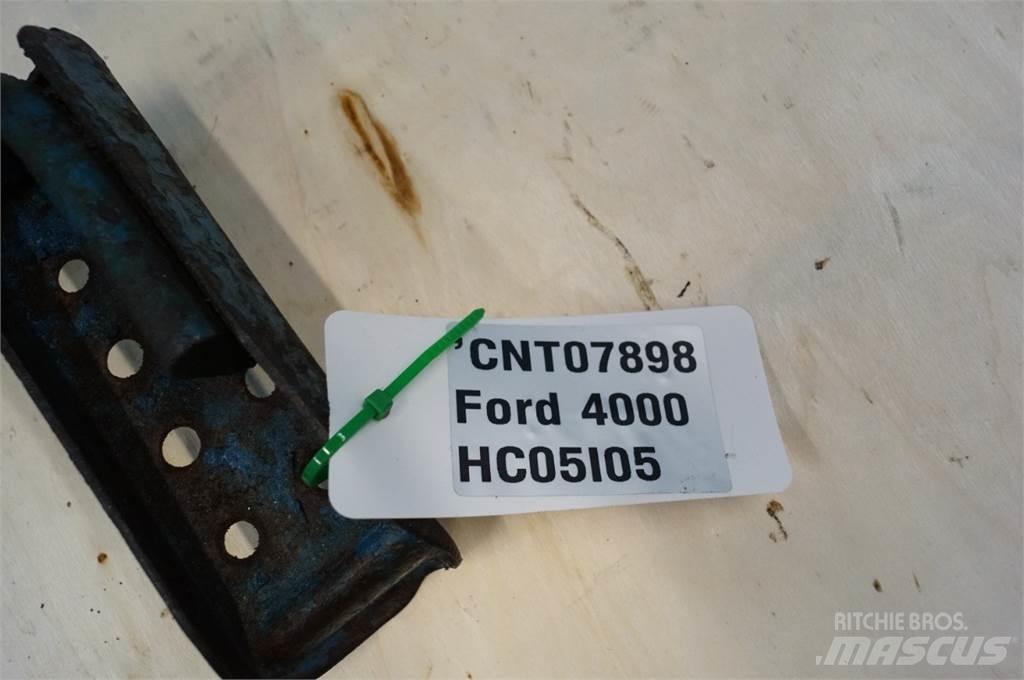 Ford 4000 Kabine i unutrašnjost