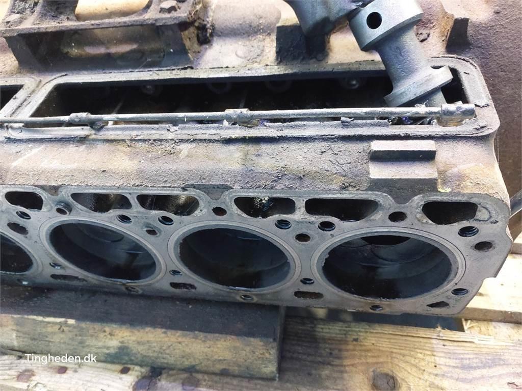 Ford Trader 590E Motori