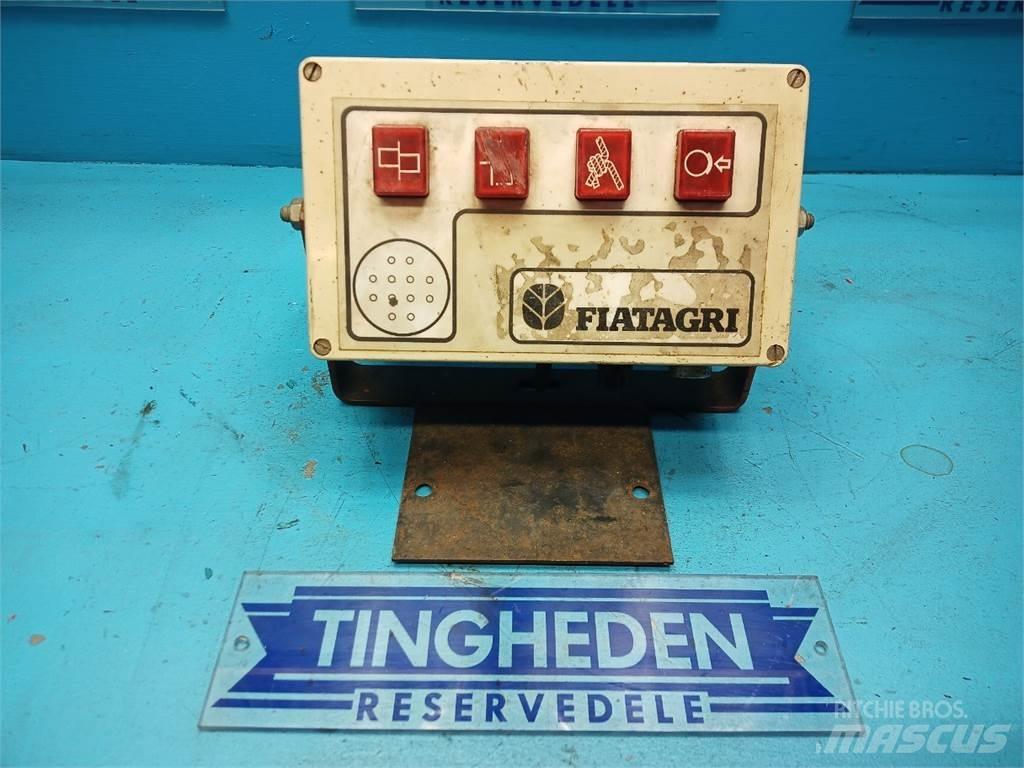 Hesston 4700 Elektronika